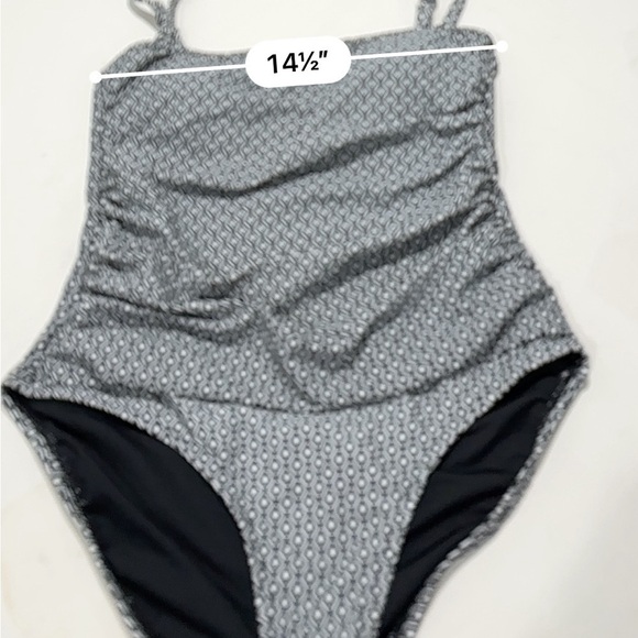DKNY Bandeau Maillot One Piece Swimsuit Black & White Geometric Print size large - Picture 11 of 15